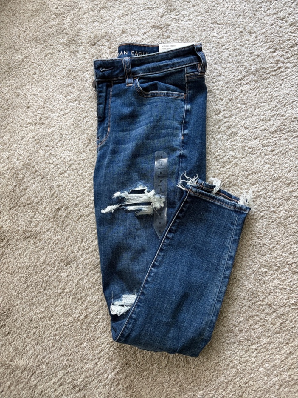 NWT✅ American Eagle 🦅 Dark Blue Distressed Skinny Jeans 👖